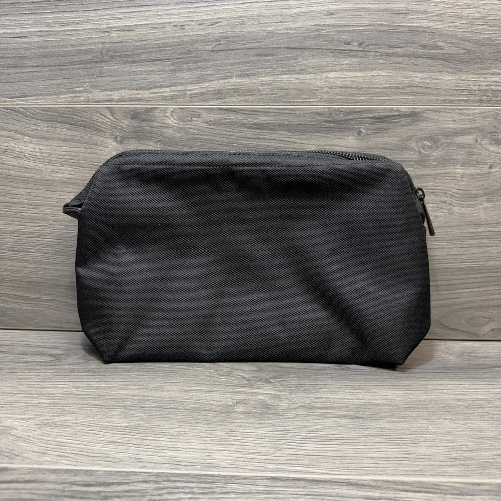 Henry Rose Limited Ed Large Black Stand-Up Zippered Makeup Cosmetic Toiletry Bag